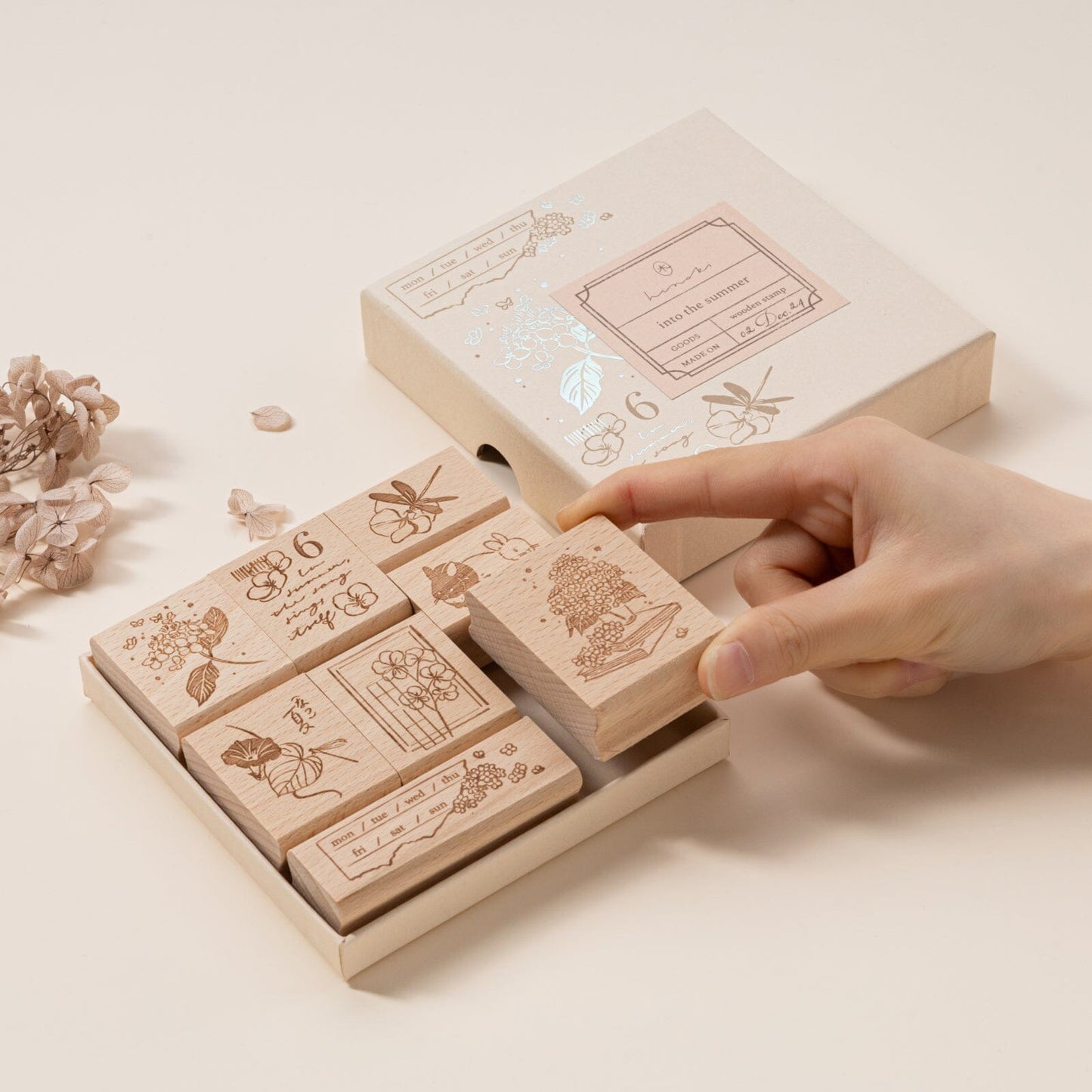Hinoki - ‘Into the Summer’ Engraved Wooden Stamp Set